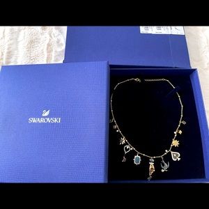 ❤️SOLD❤️Gold Swarovski necklace